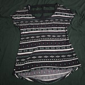 Empyre Small Black and White Aztec Short Sleeve Top